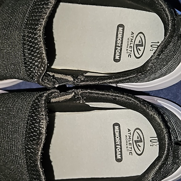 Men's Athletic Works Slip On Athletic Shoes - Size 10.5 - Picture 8 of 8